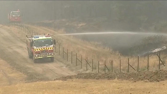 Australia Fires Worsening Conditions Threaten To Intensify Blazes That Have Left Thousands Homeless Cbs News
