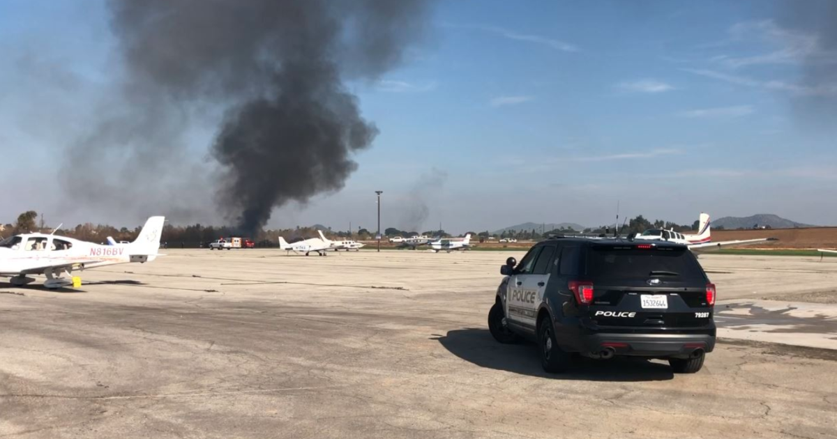Plane Crash At Corona Airport Leaves 4 Dead Today Cbs News