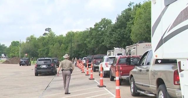 Texas Sets Up State Border Checkpoints To Control Coronavirus Cases Cbs News