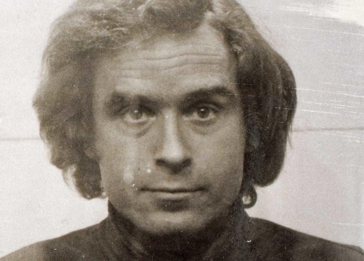 Crucial Evidence - Ted Bundy: The serial killer's final years - CBS News