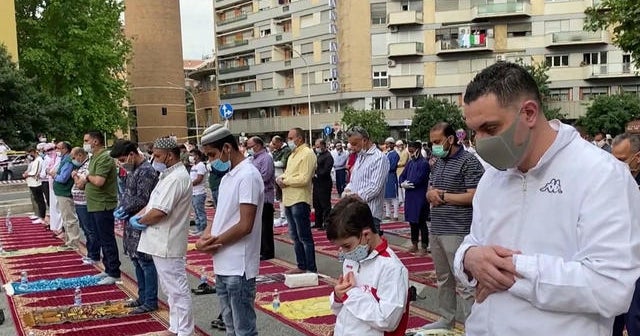 Muslims celebrate Eid amid coronavirus outbreak
