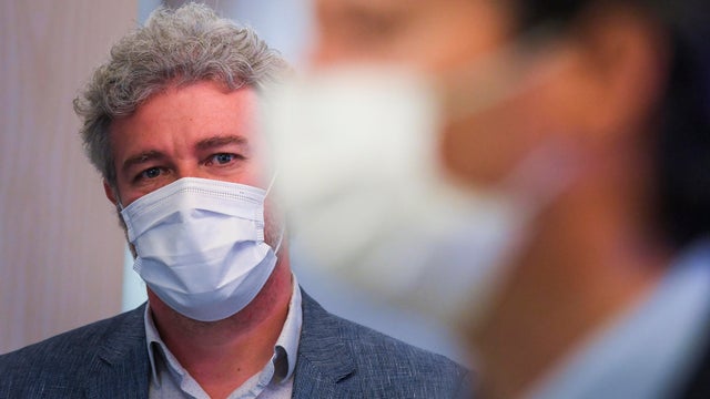 ILLUSTRATIONS CORONA VIRUS CONTACT TRACING 