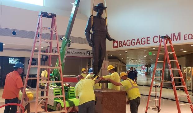 Texas Ranger statue removed 