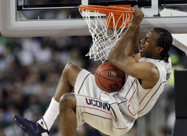 former uconn basketball star stanley robinson dies at 32 cbs news