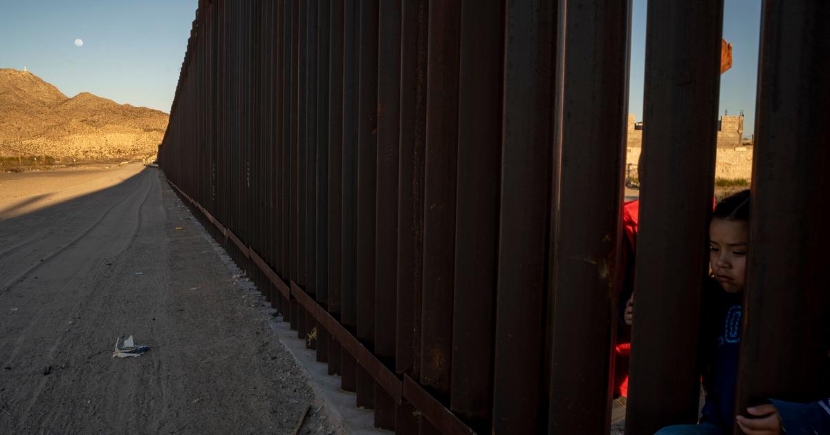 Biden's border wall funding freeze was legal, congressional investigators rule