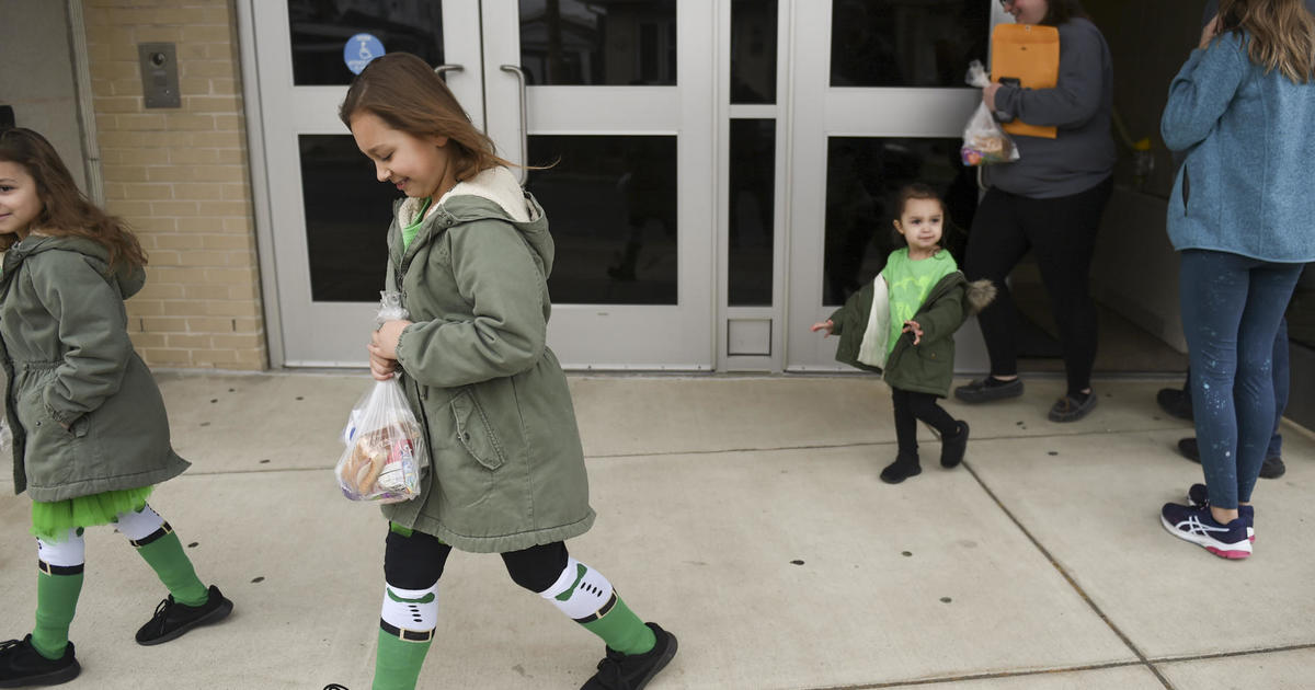 How Many Kids Will Go Hungrey This Christmas 2022 In America Hungry With Children: 1 In 3 U.s. Families With Kids Don't Have Enough Food  - Cbs News