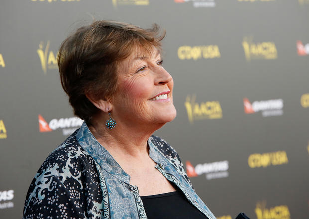 Helen Reddy, best known for her 1972 hit "I Am Woman," has died at 78 - CBS News