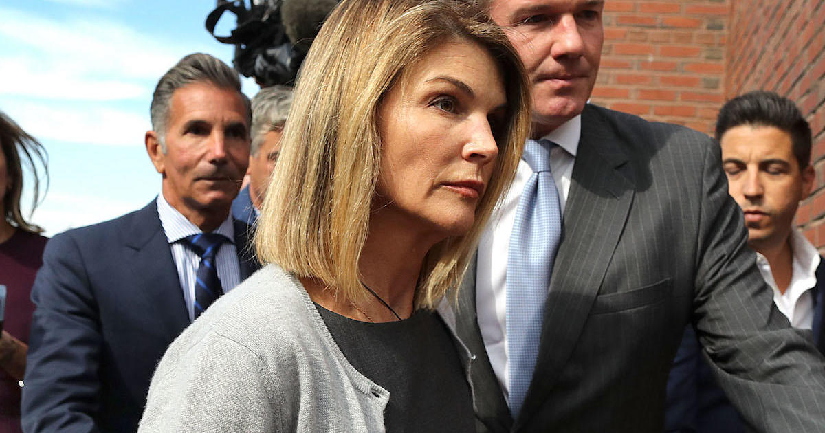 Lori Loughlin begins two-month prison sentence in college admissions scandal - CBS News