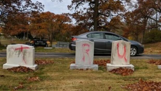 grand-rapids-jewish-cemetery-spray-paint-110220.jpg 