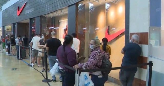 Doctor on coronavirus testing after holiday travel