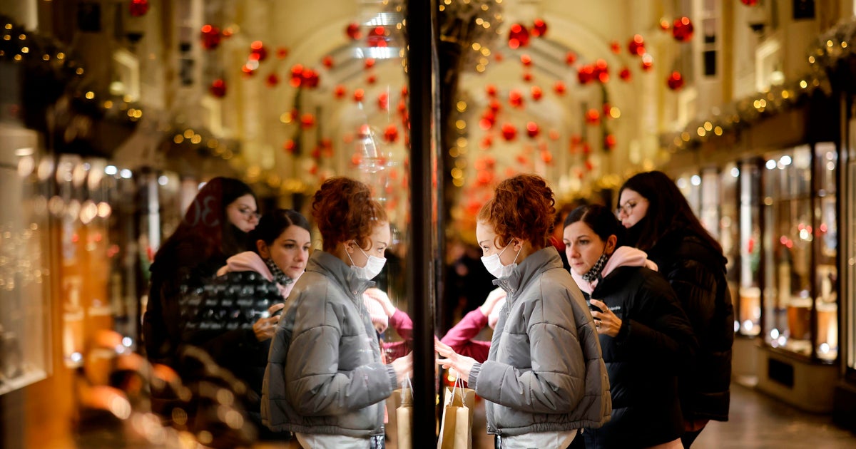 New COVID-19 restrictions target Christmas gatherings and shops in U.K.