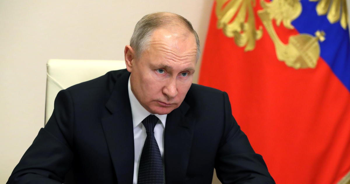 Putin ends 2020 by tightening legal restrictions on press and individual freedoms