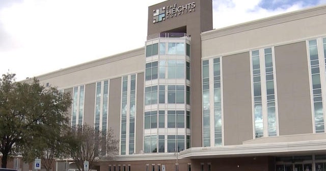 Doctors treat patients in parking lot after hospital lockout Doctors treat patients in parking lot after hospital lockout