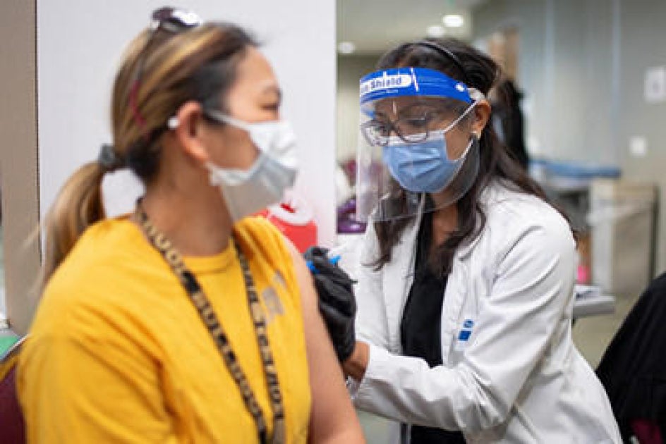 Kroger offers $100 to workers who get vaccinated