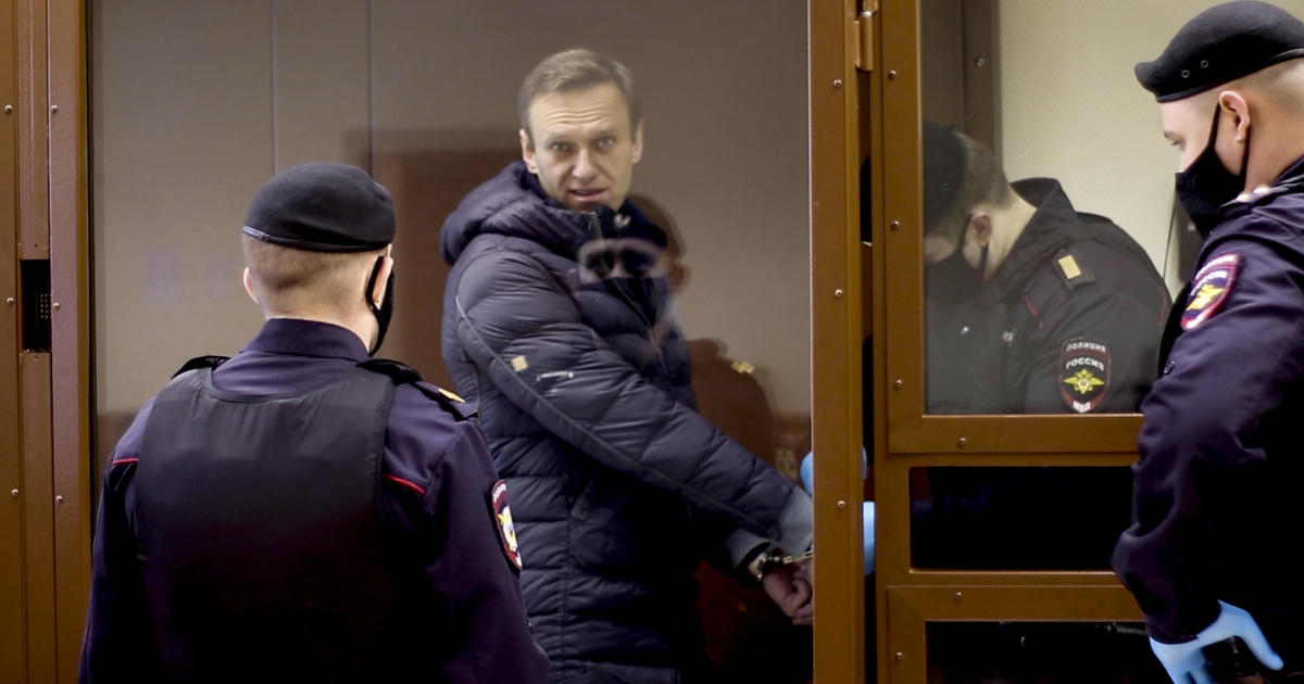 Alexey Navalny, critic of the imprisoned Kremlin, with “severe” pain and fears of his team for his life, says the lawyer