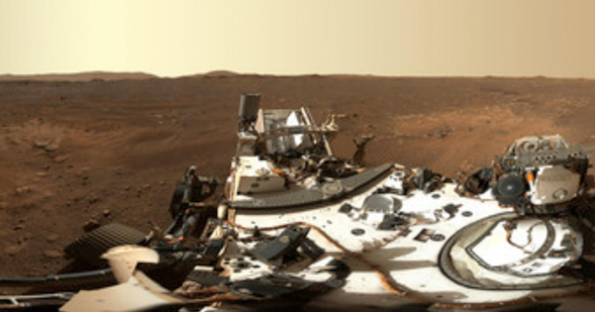 Mars rover offers panoramic views of the landing site