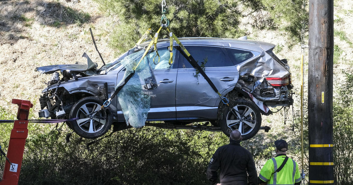 Investigators Determine Cause Of Tiger Woods Crash But Won T Reveal Details Due To Privacy Concerns Cbs News