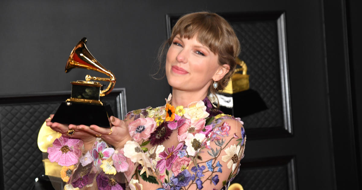 Taylor Swift Becomes First Woman To Win Album Of The Year Grammy 3 Times Cbs News