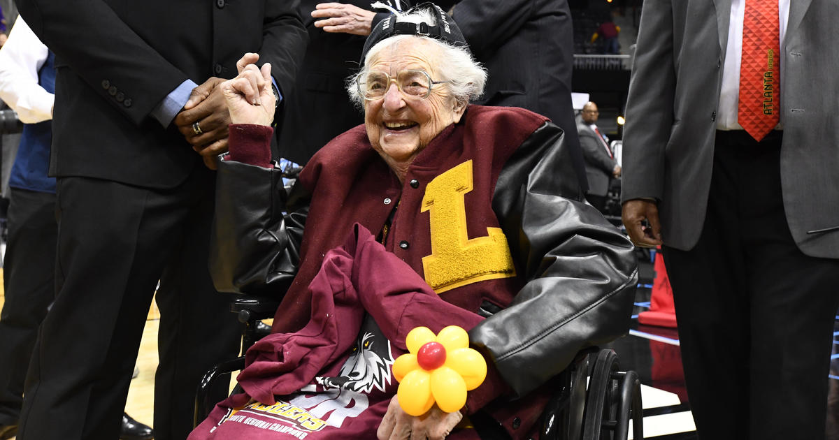 101-year-old Sister Jean, beloved Loyola Chicago fan, is vaccinated and cleared to go to NCAA Tournament