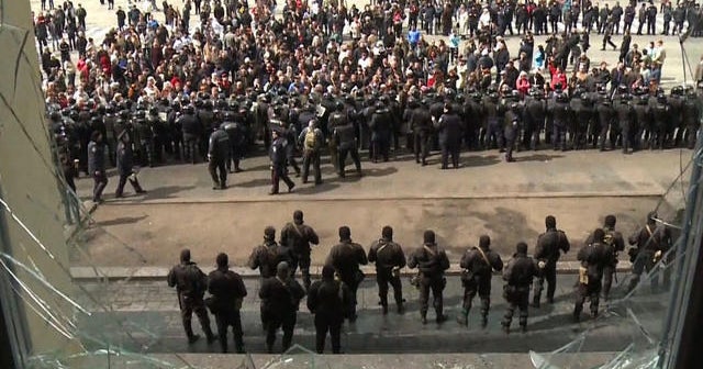 Ukraine Issues Ultimatum To Pro Russian Demonstrators CBS News