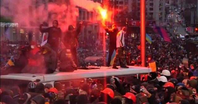 Ukraine crisis: Pro-Russian separatists ready to fight if gov&rsquo;t tries to force them out