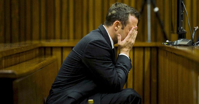 Pistorius reads email exchanges in court