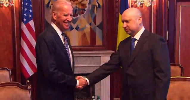 Biden shows support for Ukrainian leaders and promises another $50 million in aid