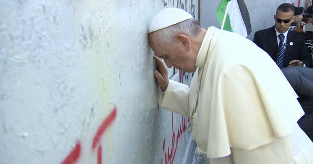 Pope Francis passes Middle East diplomacy test