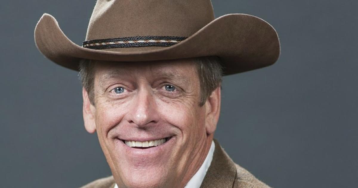 Kent Taylor, CEO of Texas Roadhouse, dies after fight against COVID-19