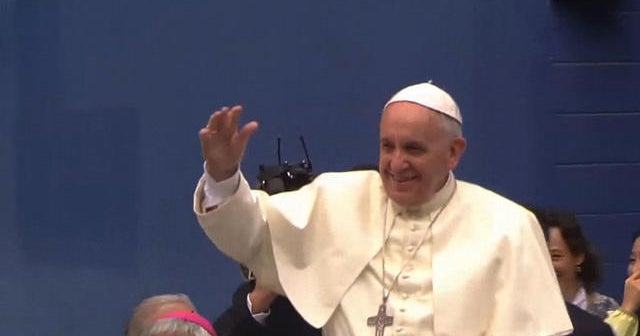 Pope Francis greeted by enthusiastic crowd in South Korea