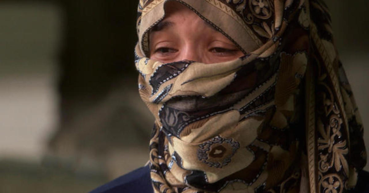 A Victim Of Isis Brutality Cries Out For Her Mother Cbs News