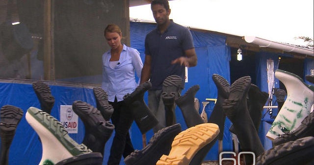 60 Minutes gets inside look at a Liberian hospital treating Ebola