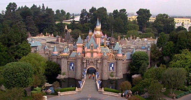 Unvaccinated visitors told to avoid Disneyland due to measles outbreak