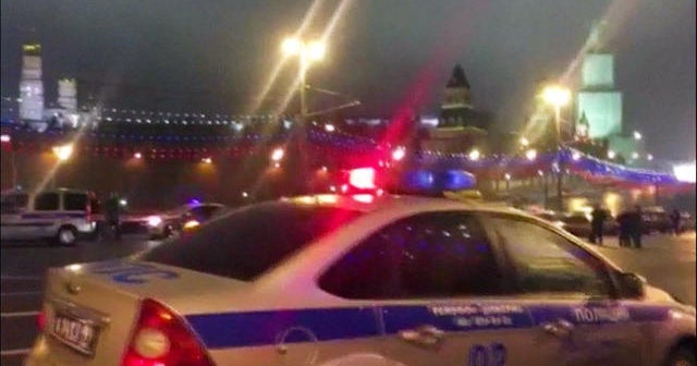 Putin opponent shot dead near Kremlin