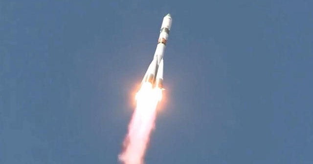 Out-of-control space cargo ship falling towards Earth
