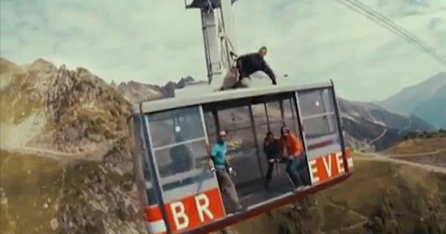 Paraglider landing on cable car breaks the Internet