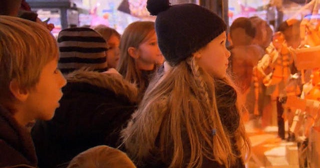 Paris commerce slows after attacks