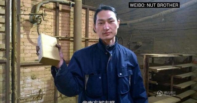 Chinese artist makes bricks out of smog