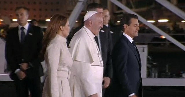 Thousands line Mexico streets to welcome Pope Francis