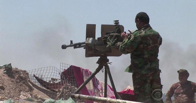 Families flee Fallujah as Iraqi forces encircle city