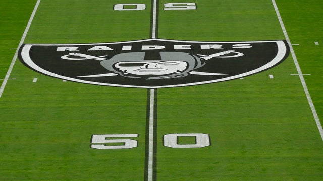 NFL: DEC 13 Colts at Raiders 