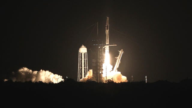 cbsn-fusion-spacex-thumbnail-699539-640x360.jpg 