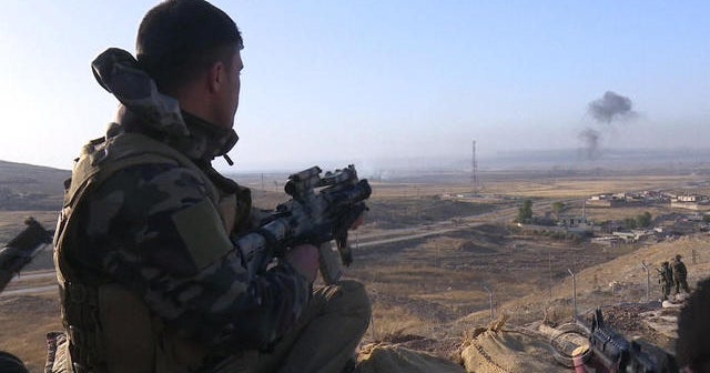Thousands of refugees fleeing Mosul raises fears of ISIS attacks