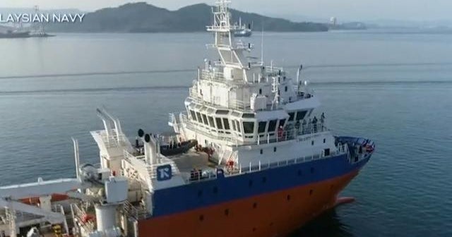 Indonesian Navy narrows search of missing submarine