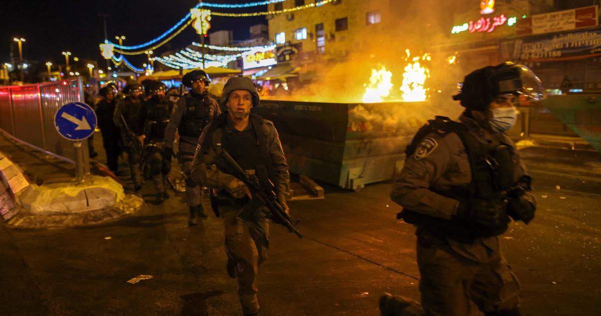 Officers injured, 40 arrested in Jerusalem as hardline Jewish group and Palestinians clash with police during Ramadan