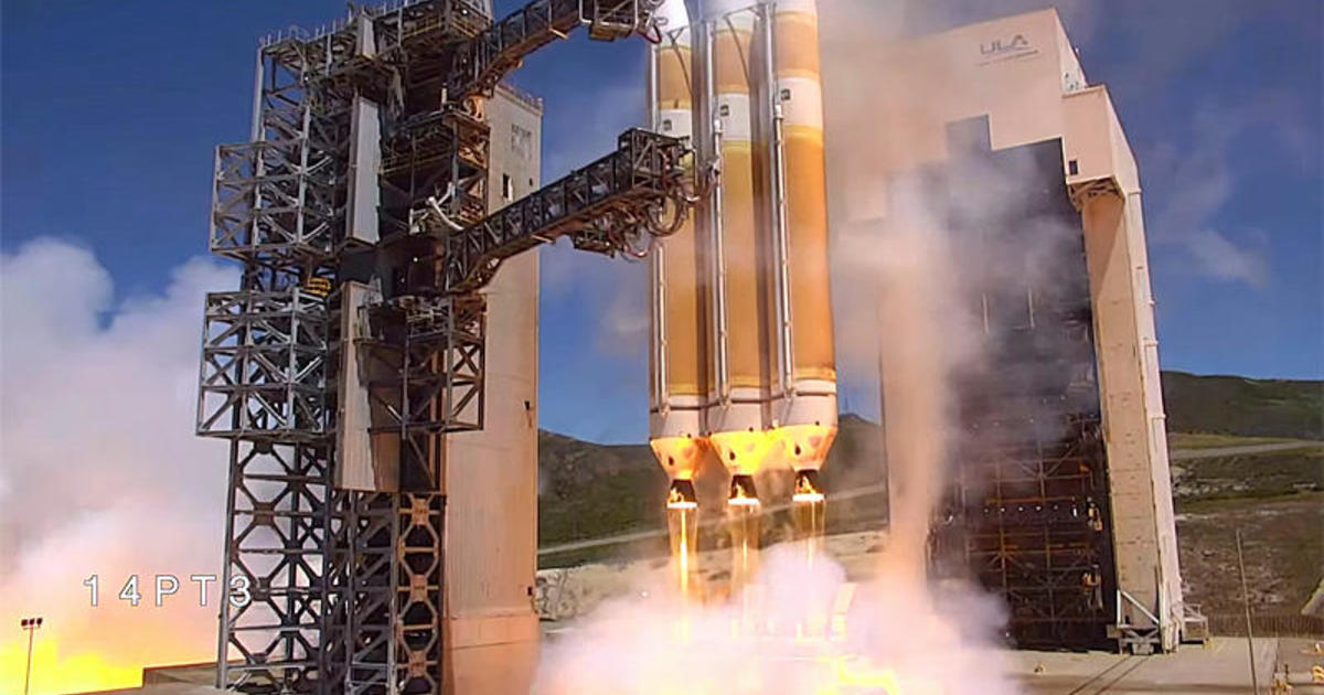 Powerful Delta 4 Heavy rocket boosts spy satellite into space from California