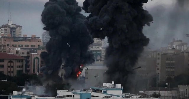 Violence erupting in neighborhoods shared by Israelis, Arabs as violent air war ensues