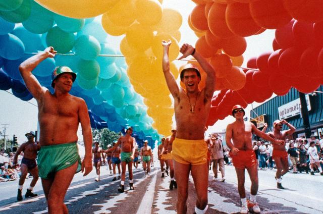 la gay pride parade 2021