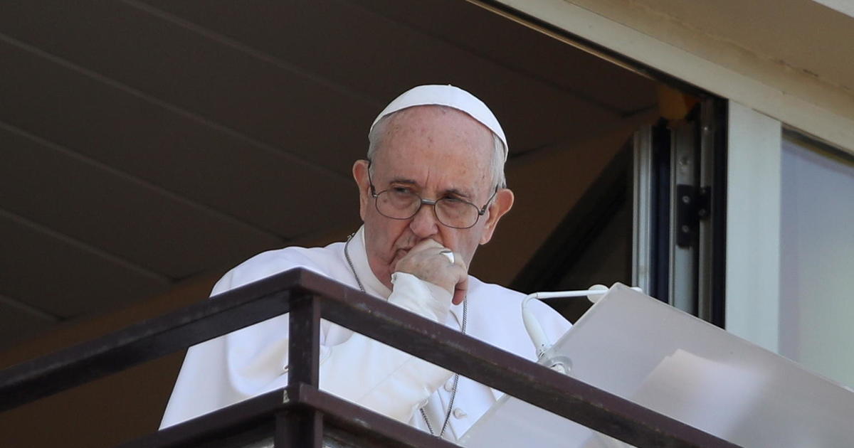 Pope Francis makes first appearance since surgery