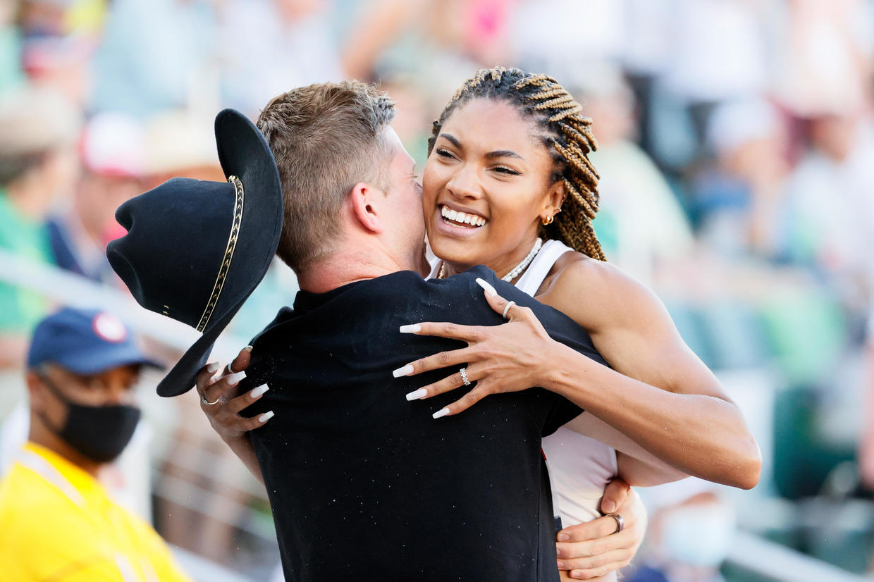 Hunter Woodhall and Tara Davis met at a track meet 4 years ago. Now